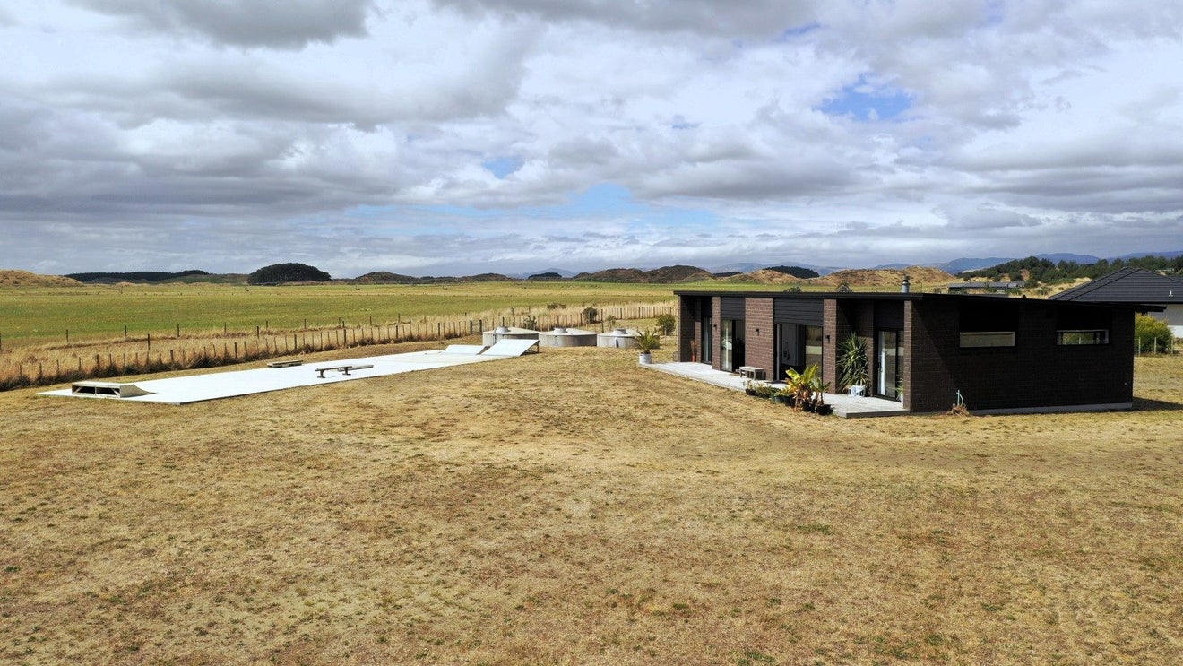 55 Kanuka Drive, Waitarere, Levin - Carousel 2