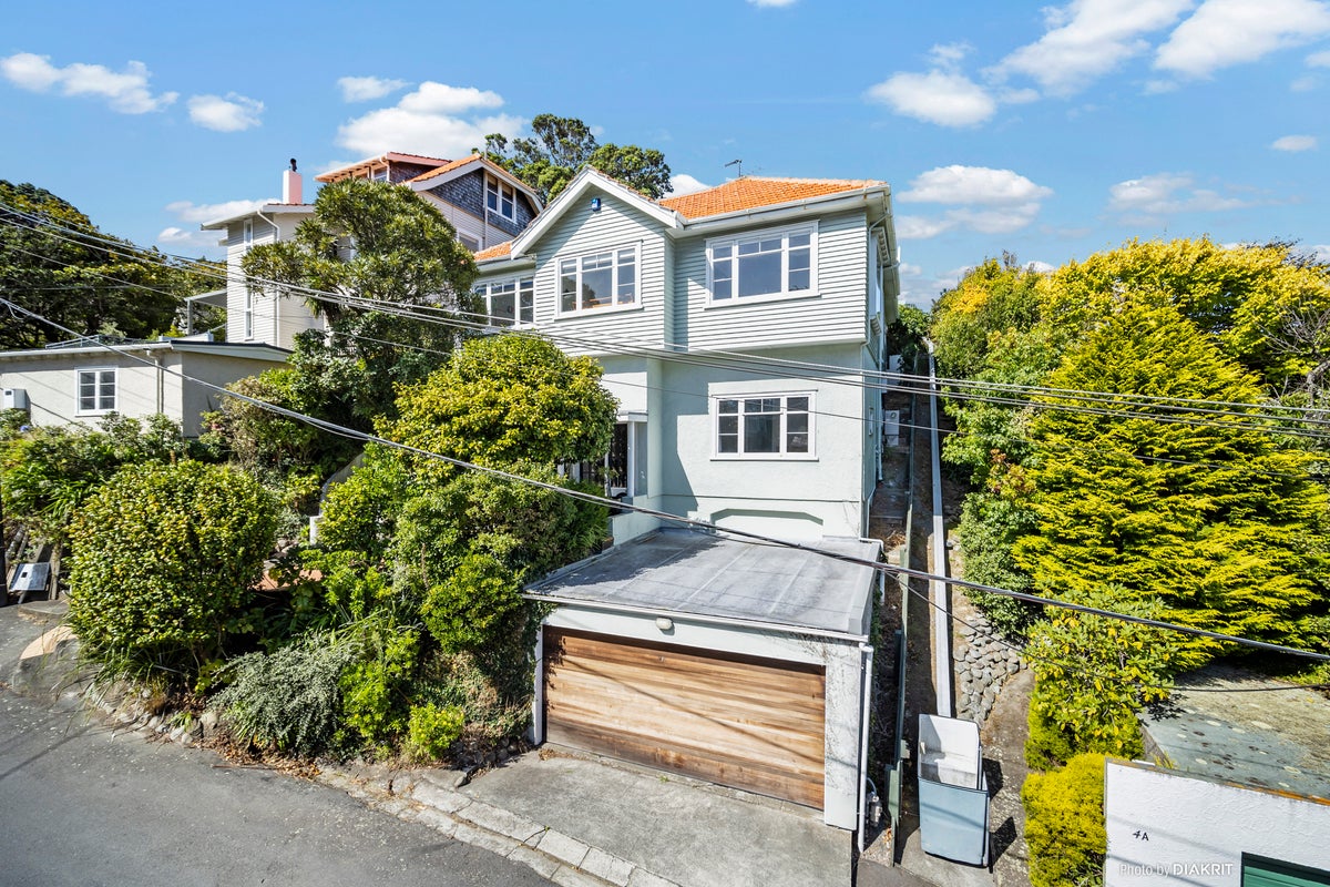 6 Lower Watt Street, Wadestown, Wellington - Carousel 1