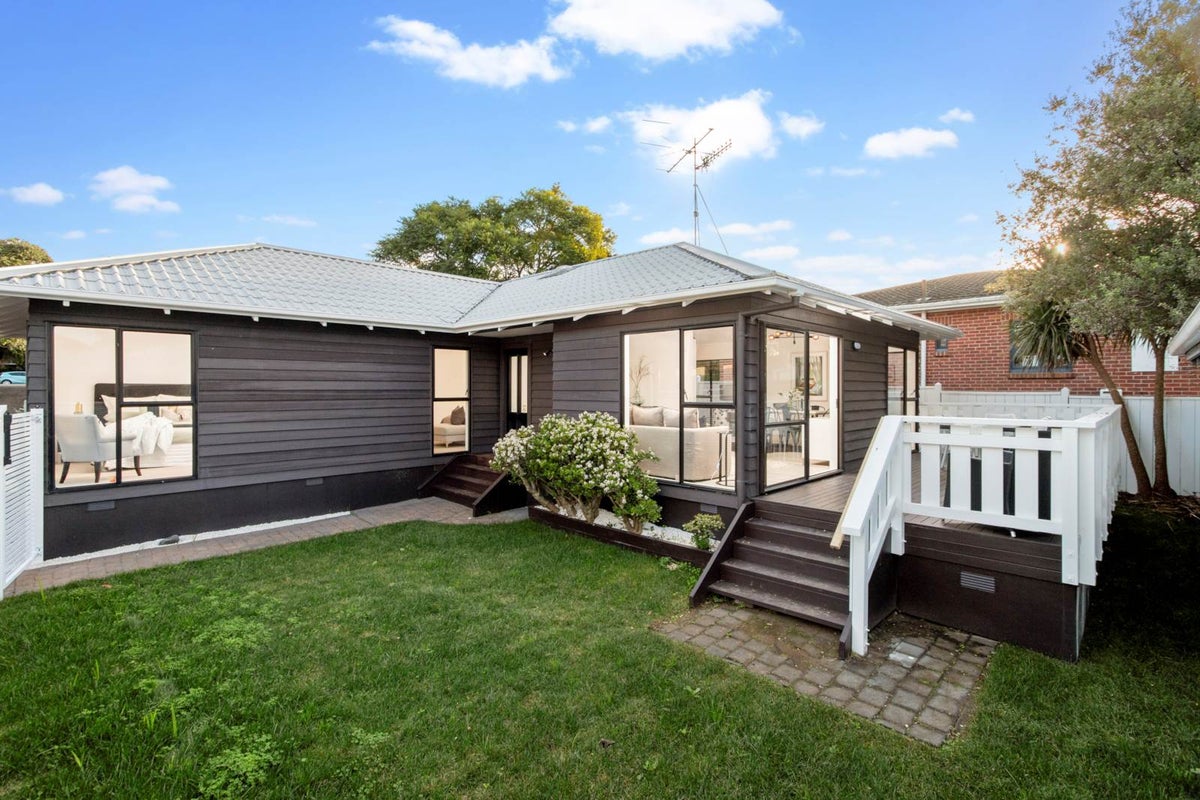 71A Wheturangi Road, Greenlane, Auckland - Carousel 1