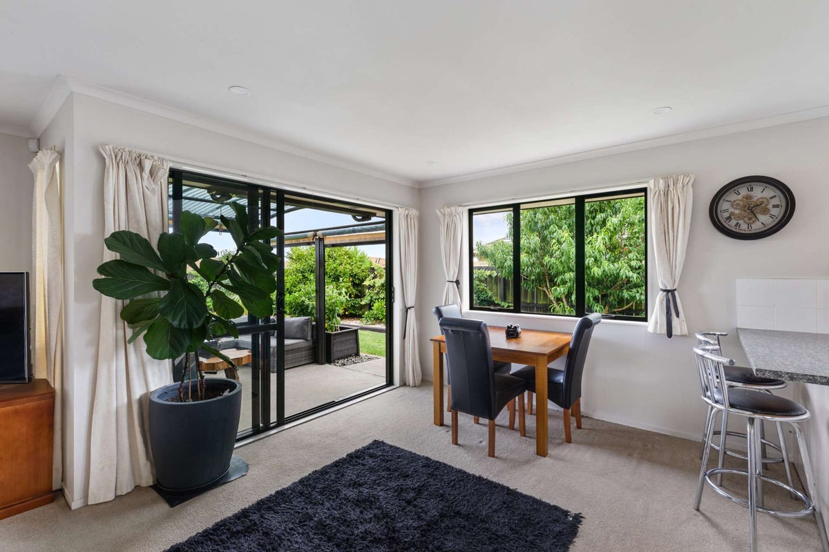 26 Breaker Grove, Waiuku, Waiuku - Carousel 2