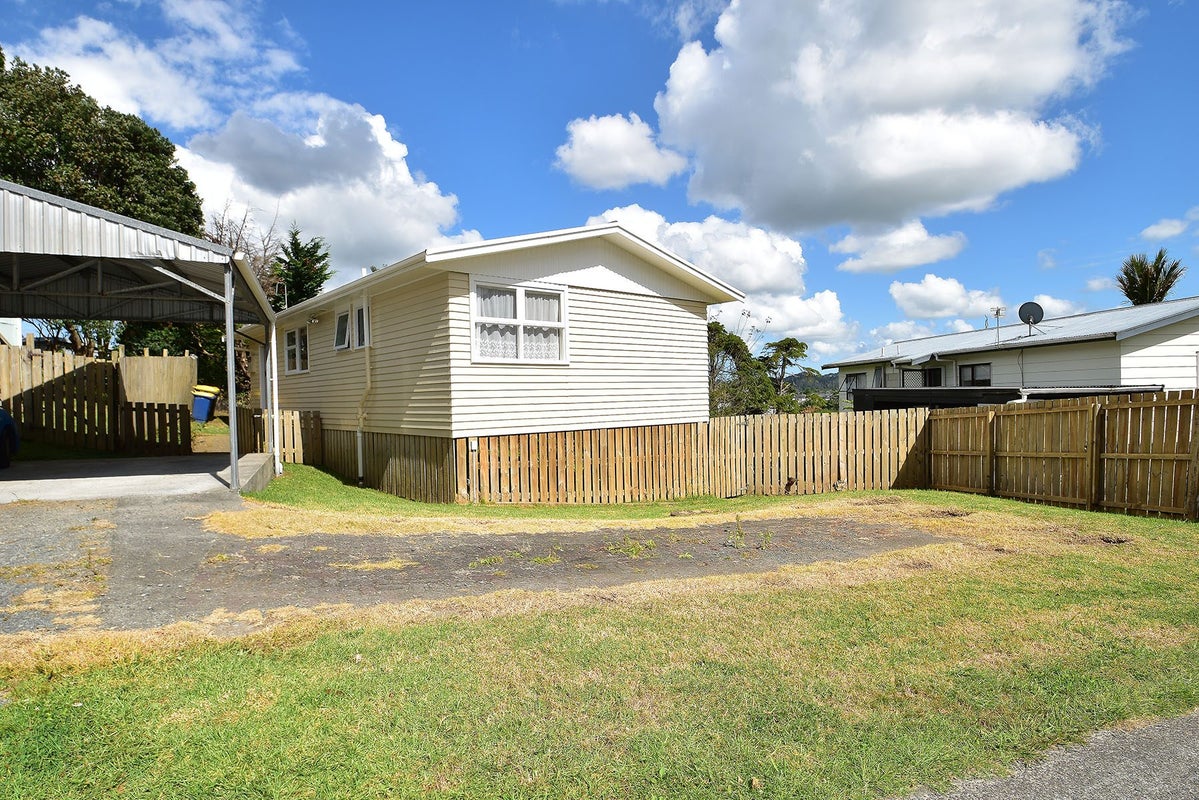 27 Wallace Road, Ranui, Auckland - Carousel 2