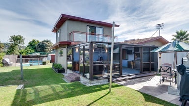 7 Thurley Place, Bay View, Napier - Carousel 1