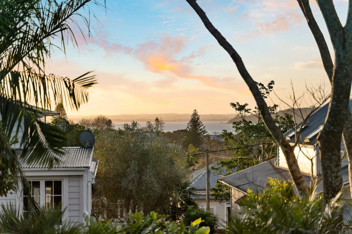 5 Wellpark Avenue, Grey Lynn, Auckland - Carousel 1