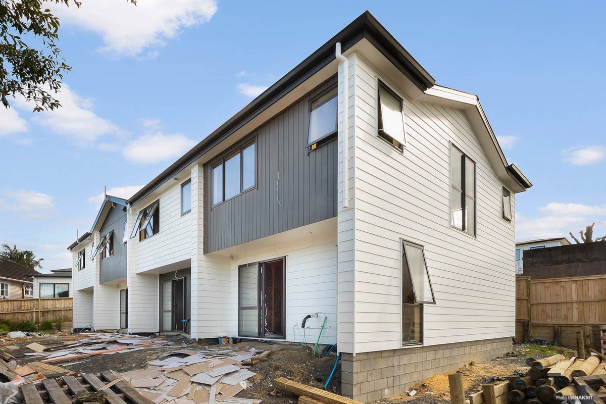 7C Valron Road, Te Atatu South, Auckland - Carousel 1