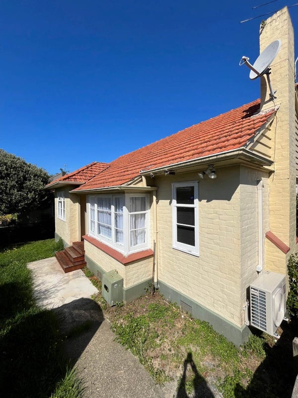 42 Willcott Street, Mount Albert, Auckland - Carousel 1