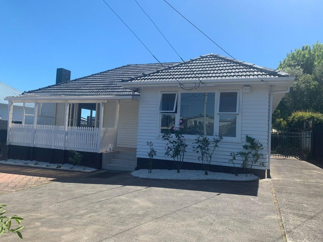 307 Blockhouse Bay Road, Avondale, Auckland - Carousel 1