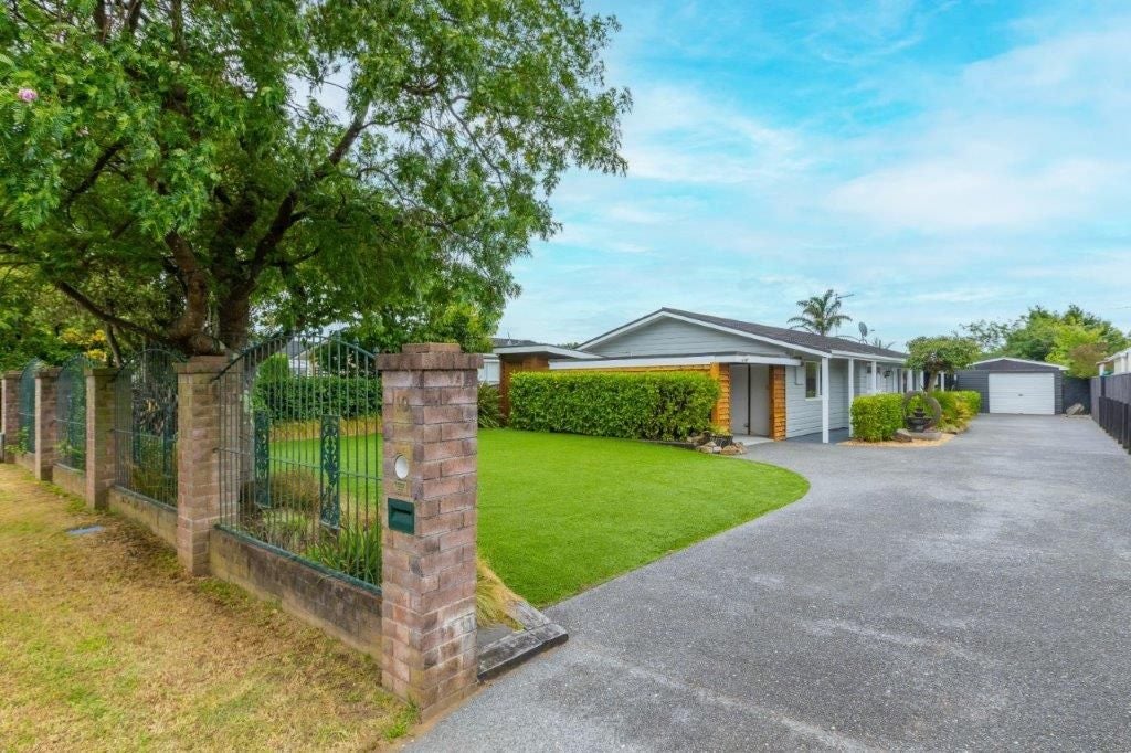 10 Nola Avenue, Raumati Beach, Paraparaumu - Carousel 2