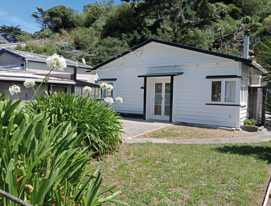 83 Happy Valley Road, Owhiro Bay, Wellington - Carousel 1