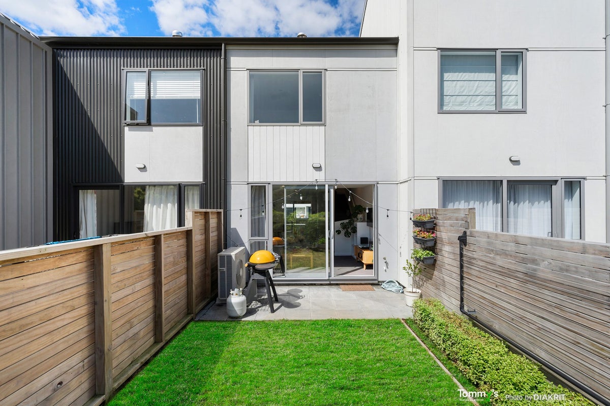58 Ara Paiwhenua, Tawa, Wellington - Carousel 2