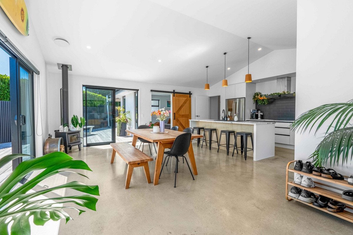 90 Obsidian Way, Papamoa Beach, Te Puke - Carousel 1