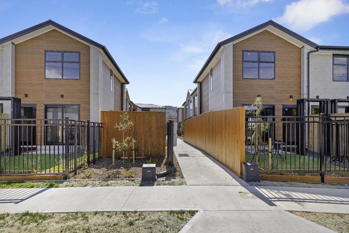 3/15 Biddle Crescent, Taita, Lower Hutt - Carousel 1