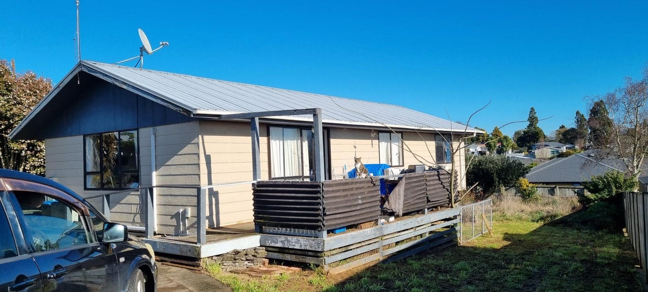36 Whitaker Street, Kihikihi, Te Awamutu - Carousel 1
