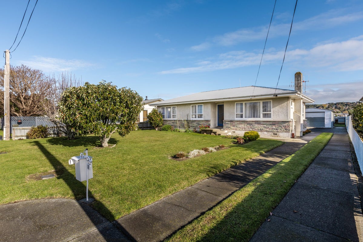 14 Windsor Terrace, Taradale, Napier, Hawke's Bay - Carousel 1