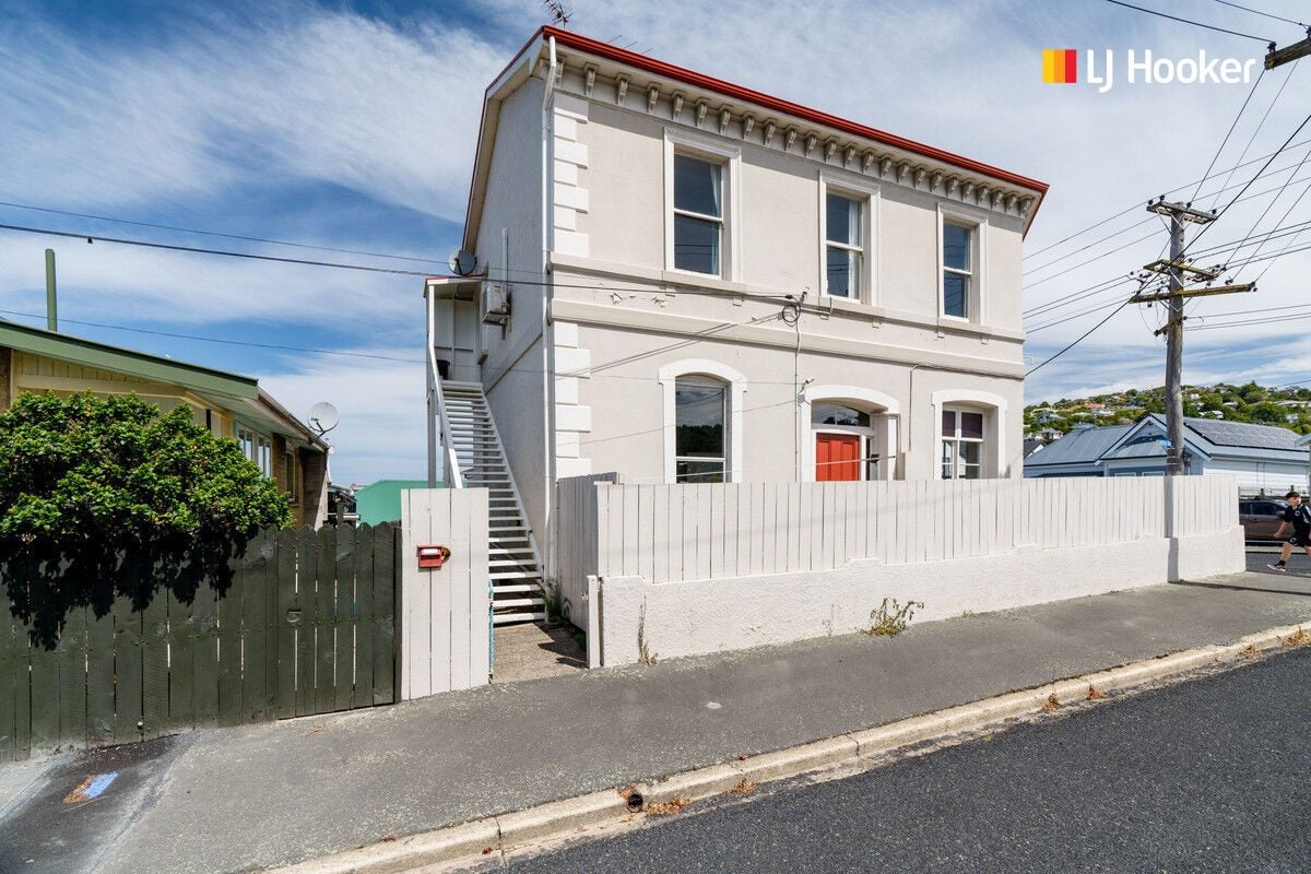 7 Alfred Street, Caversham, Dunedin - Carousel 1