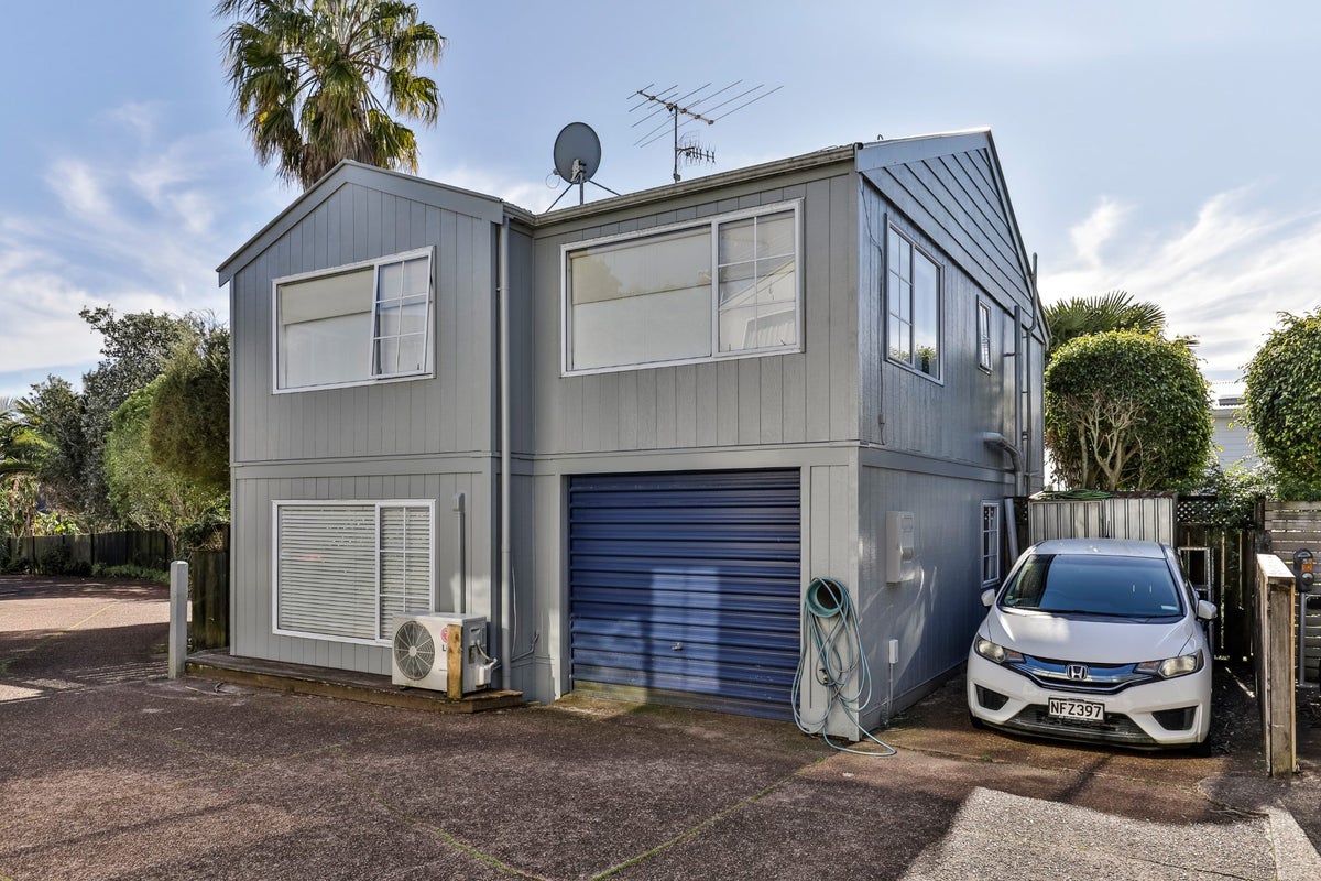 8/66 Larchwood Avenue, Westmere, Auckland - Carousel 18