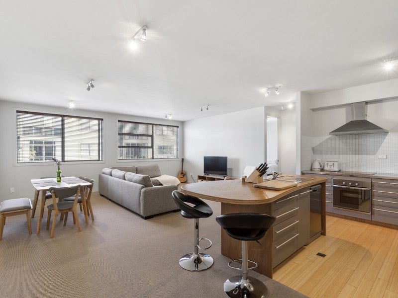 2/337 Jackson Street, Petone, Lower Hutt - Carousel 1