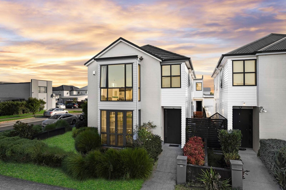 18 Hopuni WAY, Takanini, Auckland - Carousel 1