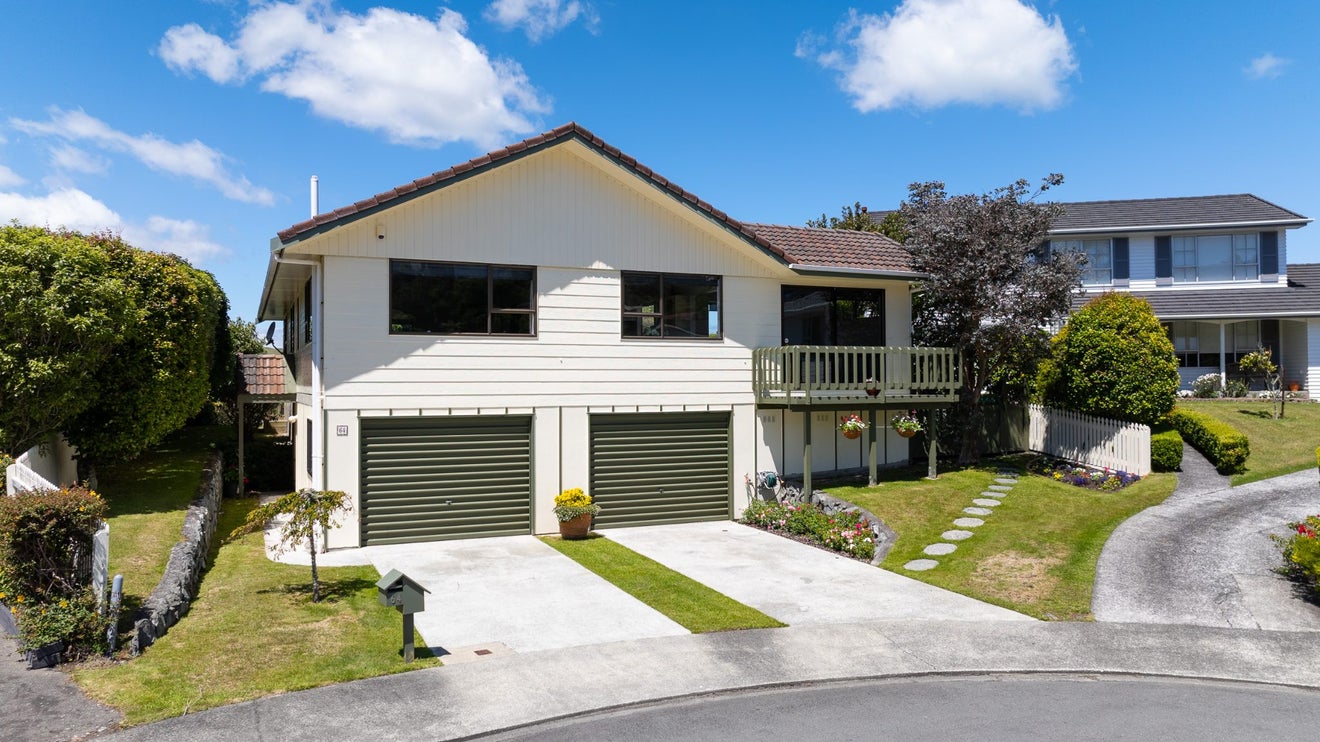 64 Cambrian Street, Churton Park, Wellington - Carousel 1