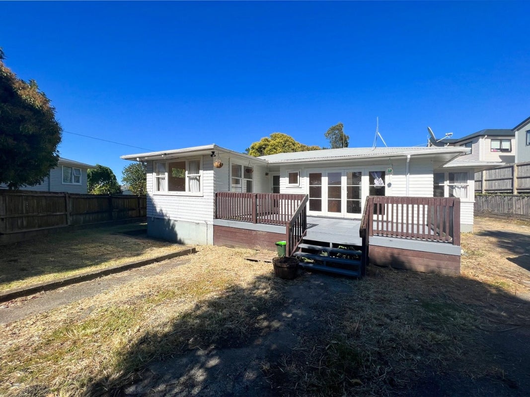 15 Surrey Street, Manurewa, Auckland - Carousel 1