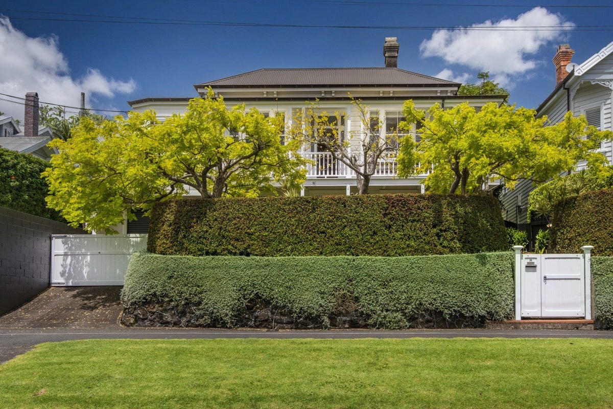 38 Albert Road, Devonport, Auckland - Carousel 1