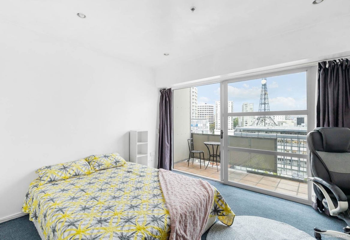 13 Ozich Avenue, Te Atatu South, Auckland - Carousel 2