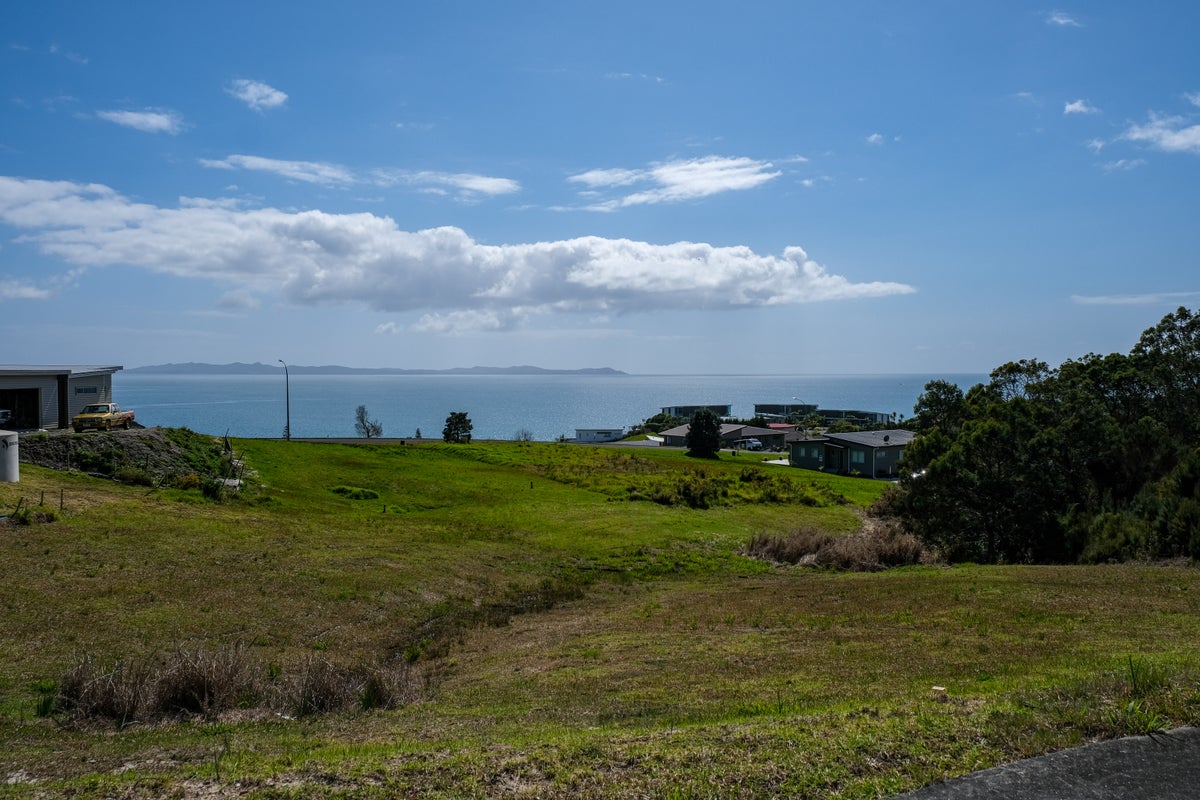 7 Sunrise Place, Cable Bay, Cable Bay - Carousel 1
