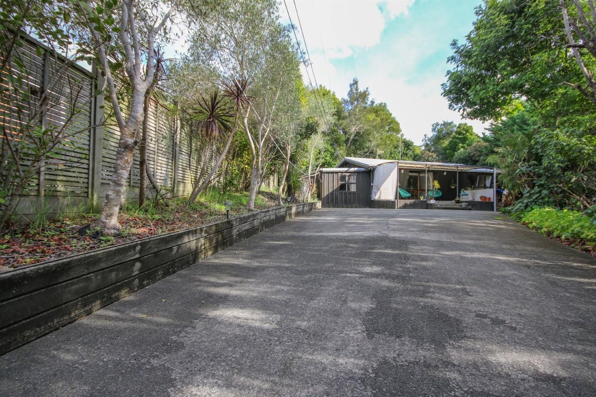 1913 Paparoa Valley Road, Paparoa - Carousel 25