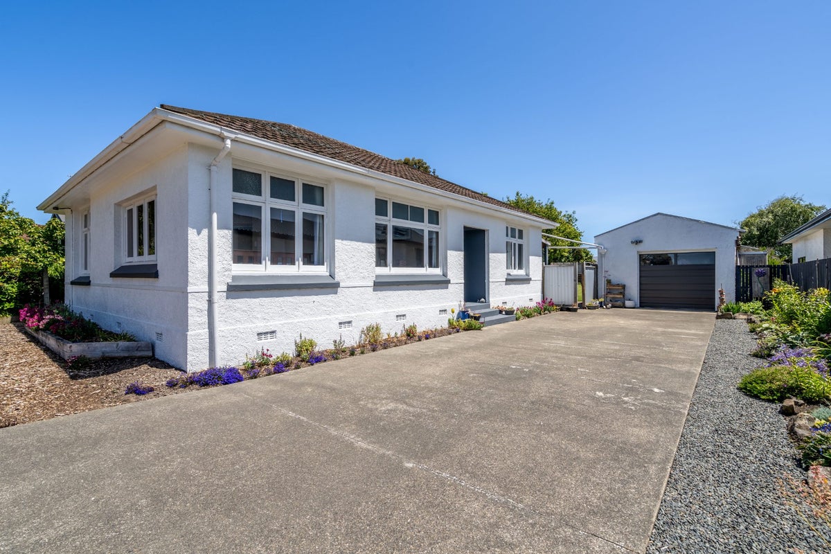 147 Venus Street, Strathern, Invercargill - Carousel 1