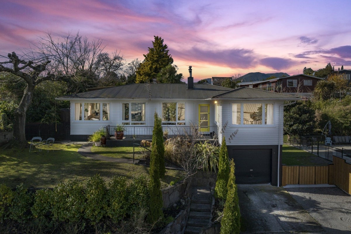 20 Ngauruhoe Street, Hilltop, Taupo - Carousel 1