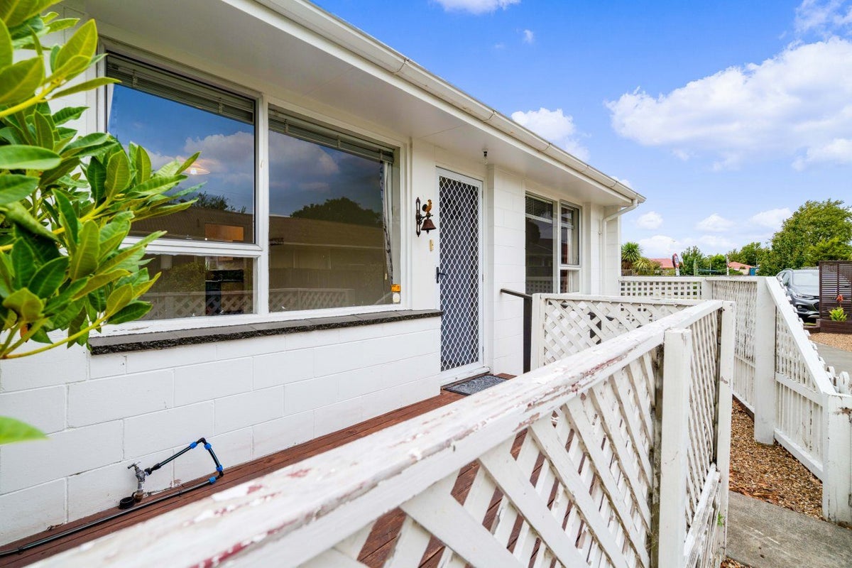 1/9 Woodcote Avenue, Hornby, Christchurch - Carousel 14