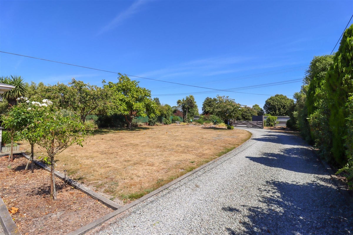 90 Acacia Drive, Levels - Carousel 14