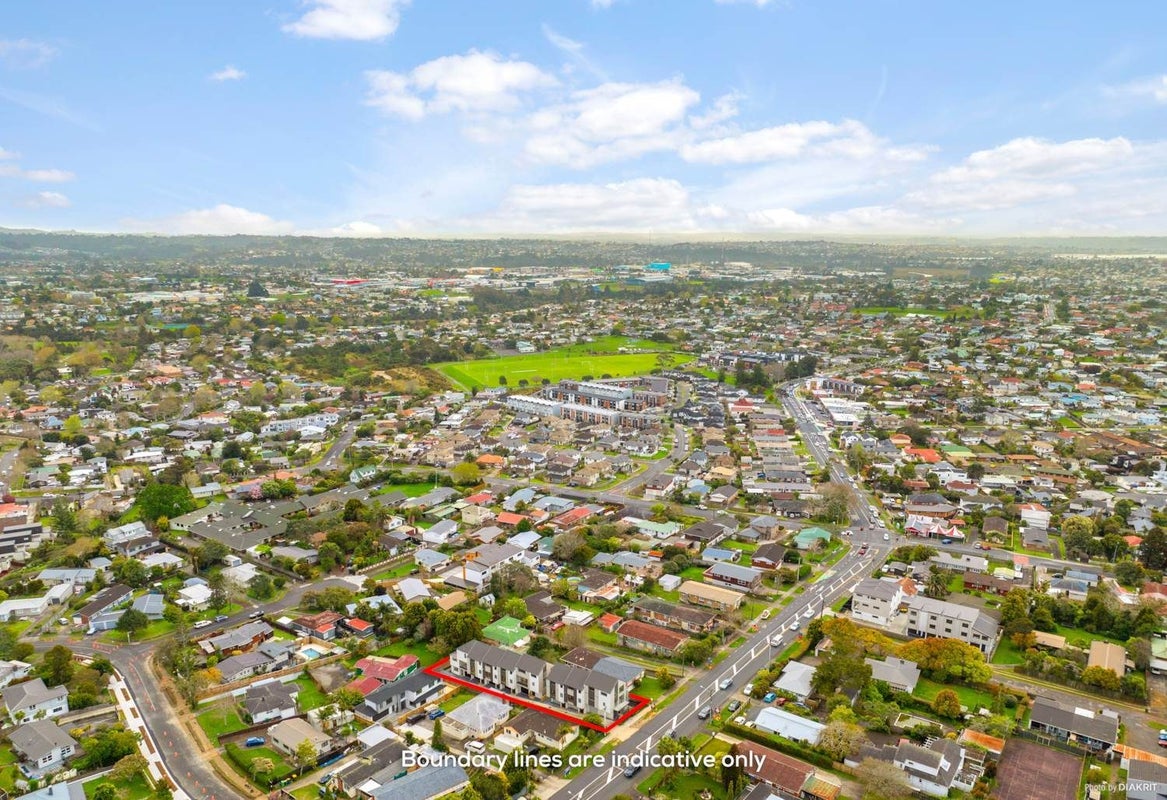 1/88 Te Atatu Road, Te Atatu South, Auckland - Carousel 4