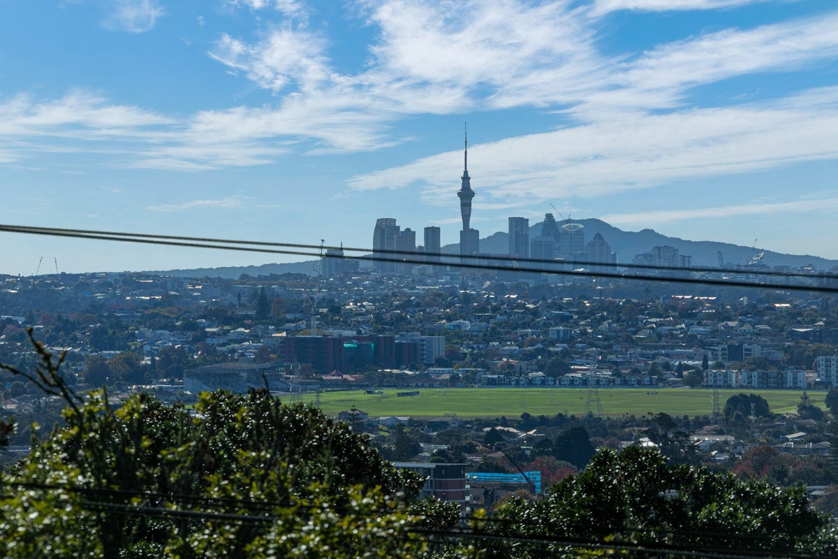 71 Pleasant Road, Glen Eden, Auckland - Carousel 2