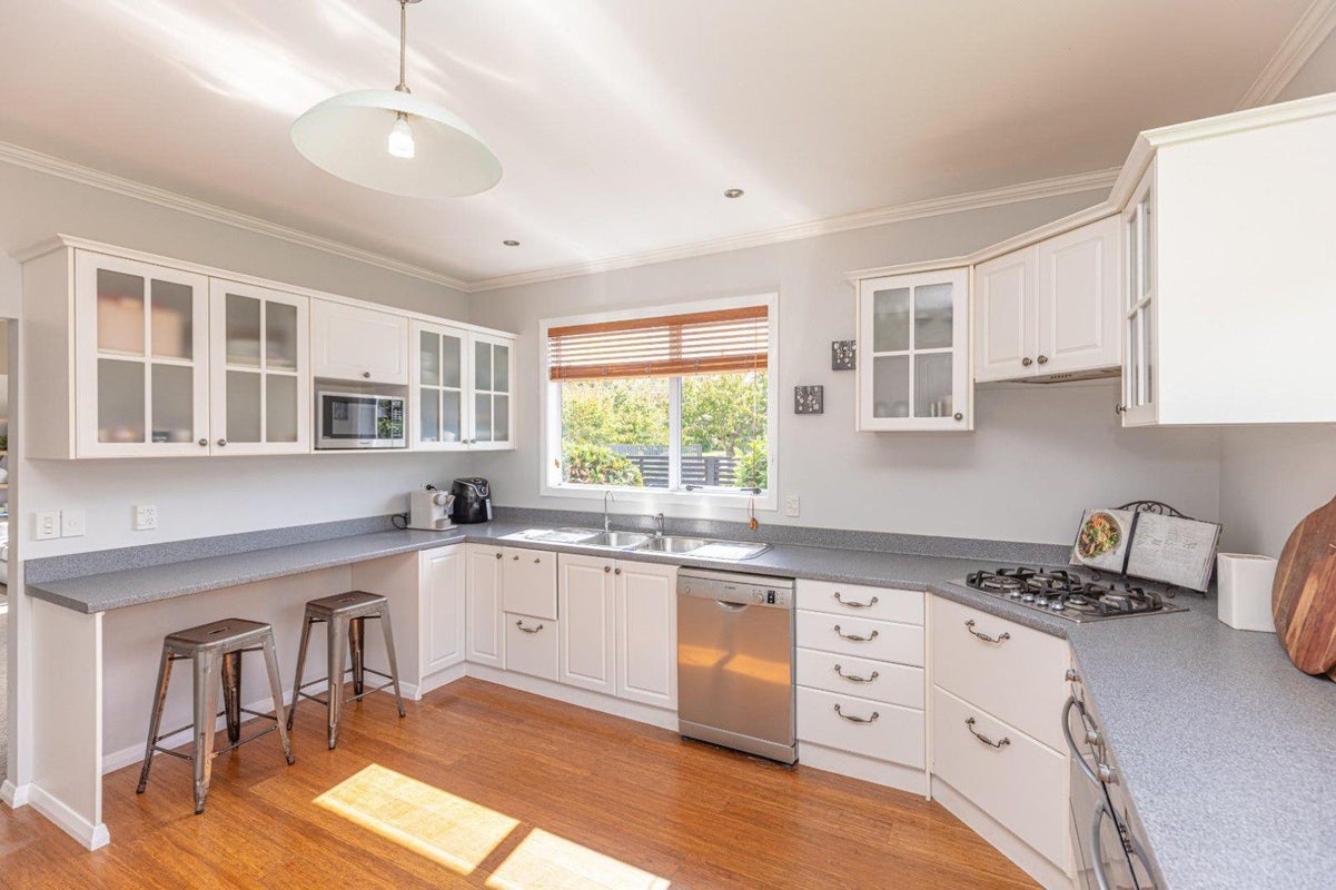 4 Porritt Street, Saint Johns Hill, Whanganui - Carousel 2