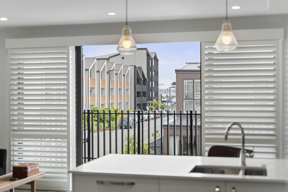 2/2 Unga Place, Beachlands, Auckland - Carousel 2