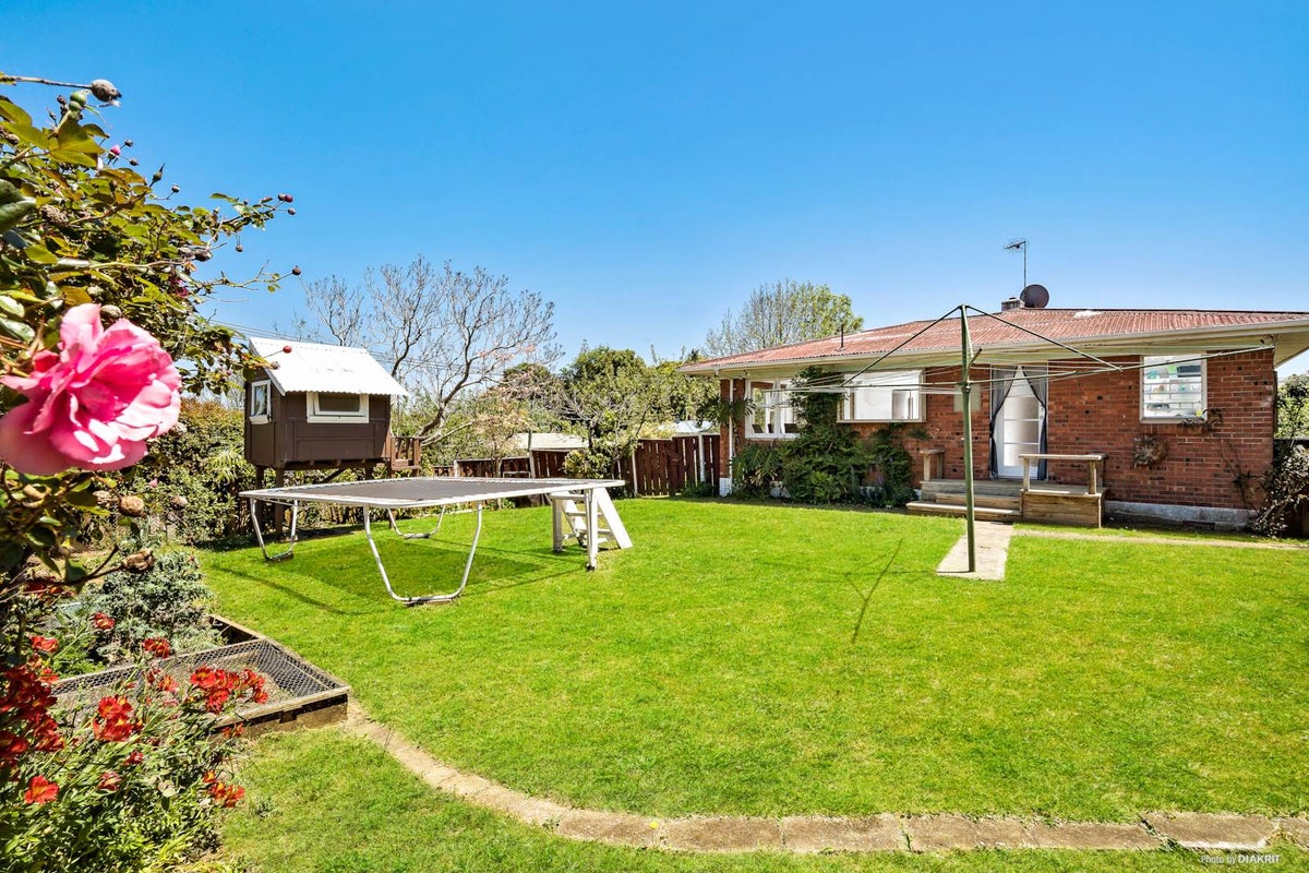 37 Tampin Road, Hillpark, Auckland - Carousel 1