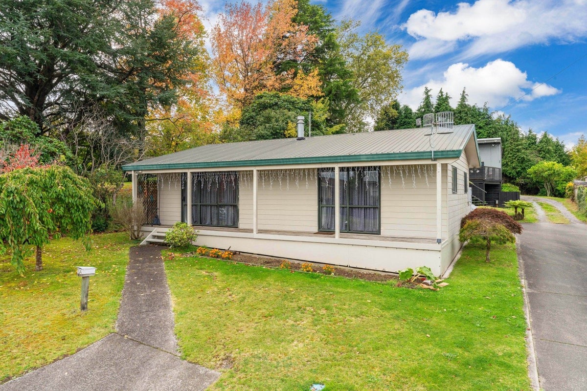 2/10 Sunset Street, Hilltop, Taupo - Carousel 2