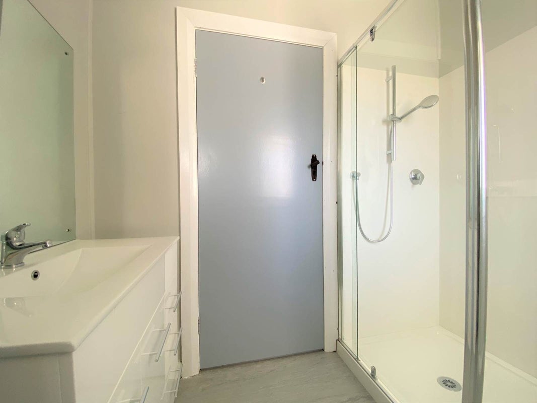 2/4 Clyde Street, Epsom, Auckland - Carousel 6