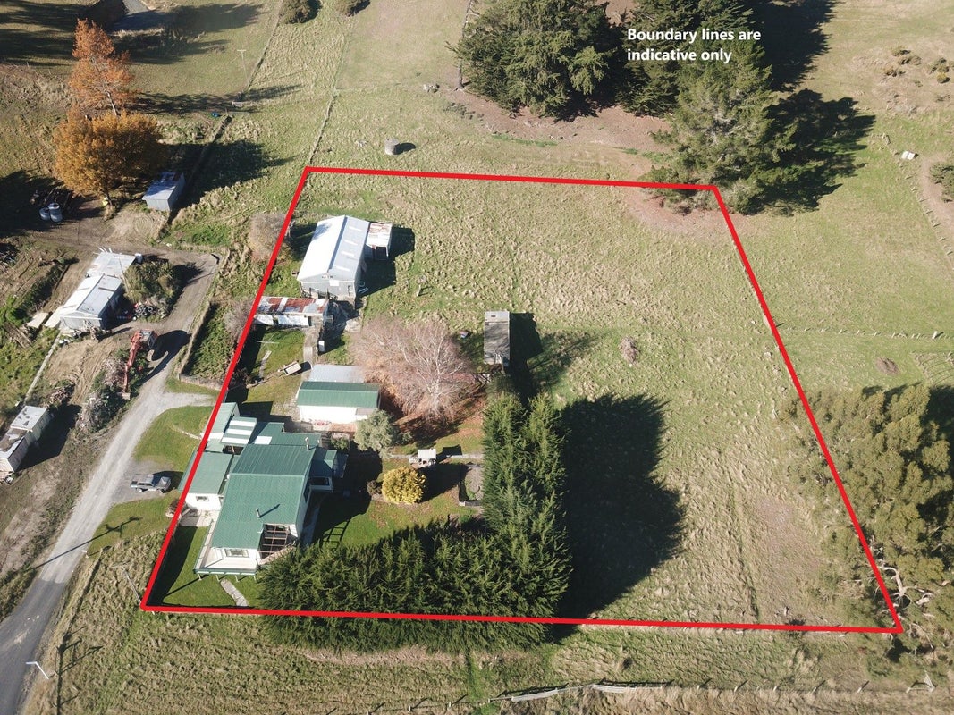 6 Silksworth Street, Milburn - Carousel 17