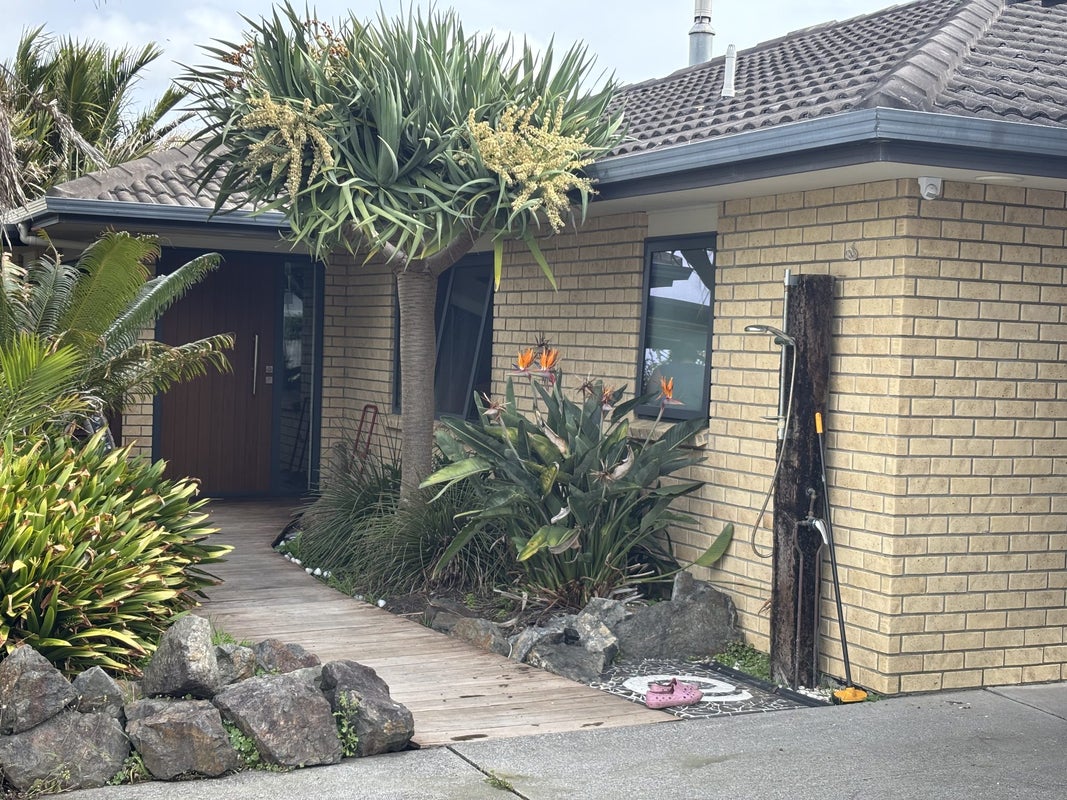 19 Second View Avenue, Beachlands, Auckland - Carousel 1