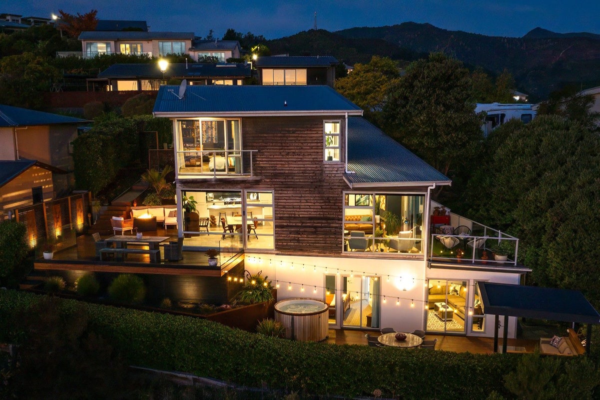 3 Zeehaen Place, Britannia Heights, Nelson - Carousel 2