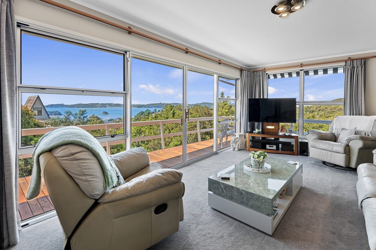 100 School Road, Paihia, Paihia - Carousel 2
