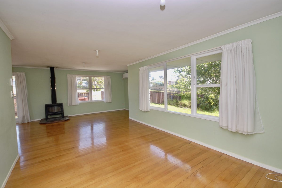 2 Linwood Avenue, Forrest Hill, Auckland - Carousel 2