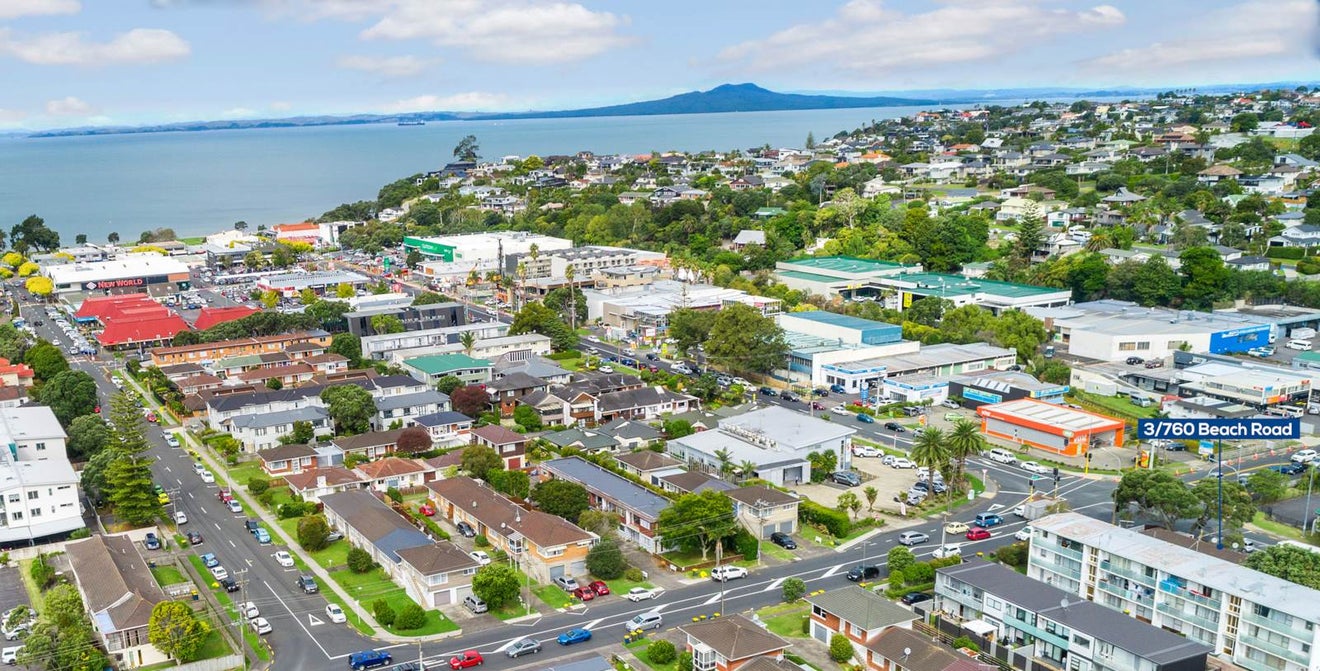 3/760 Beach Road, Browns Bay, Auckland - Carousel 2