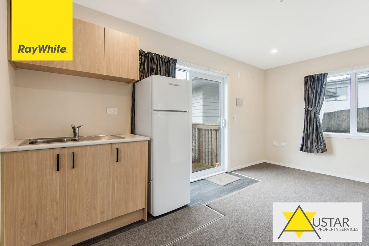116A Golf Road, New Lynn, Auckland - Carousel 2