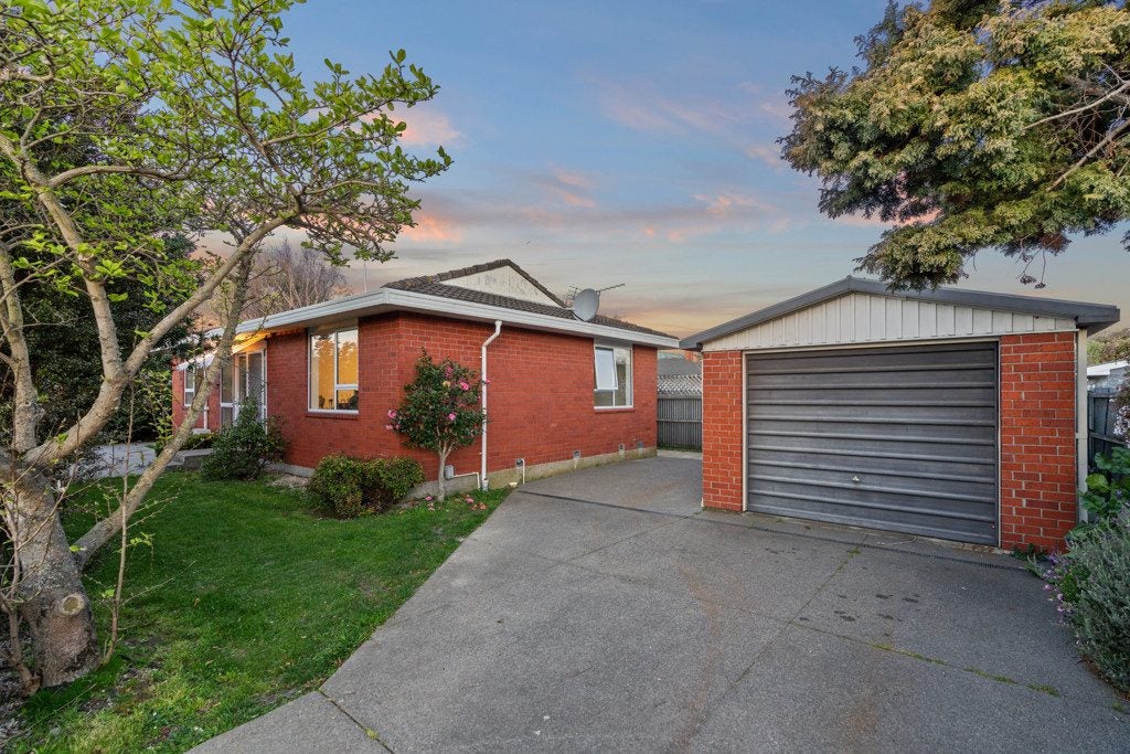 2/5 Rutherford Street, Woolston, Christchurch - Carousel 1