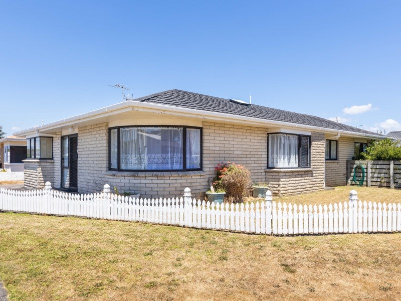 2 Vogel Street, Fitzroy, New Plymouth - Carousel 1