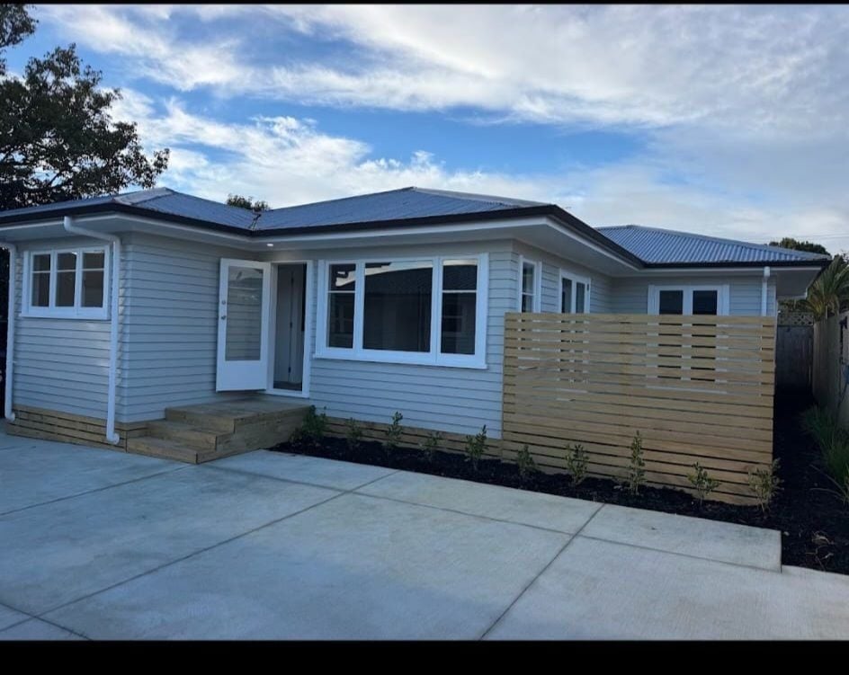 5a Levesque Street, Birkdale, North Shore City, Auckland - Carousel 1