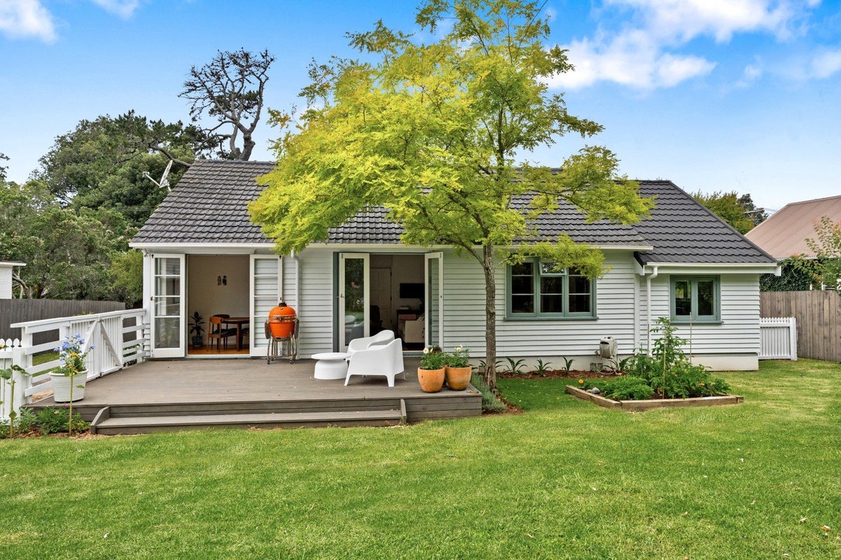 64 McCullough Avenue, Three Kings, Three Kings - Carousel 2