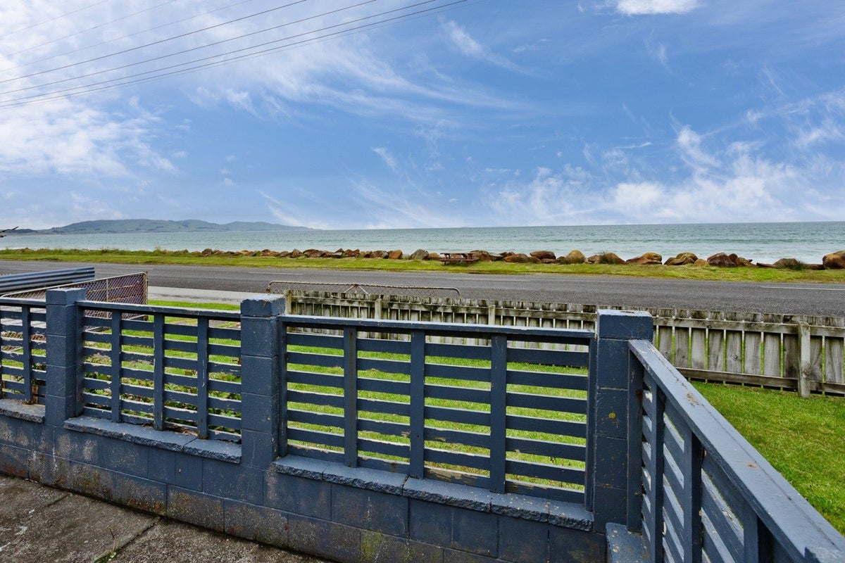 164 Colac Foreshore Road, Colac Bay/Oraka, Riverton/Aparima - Carousel 2